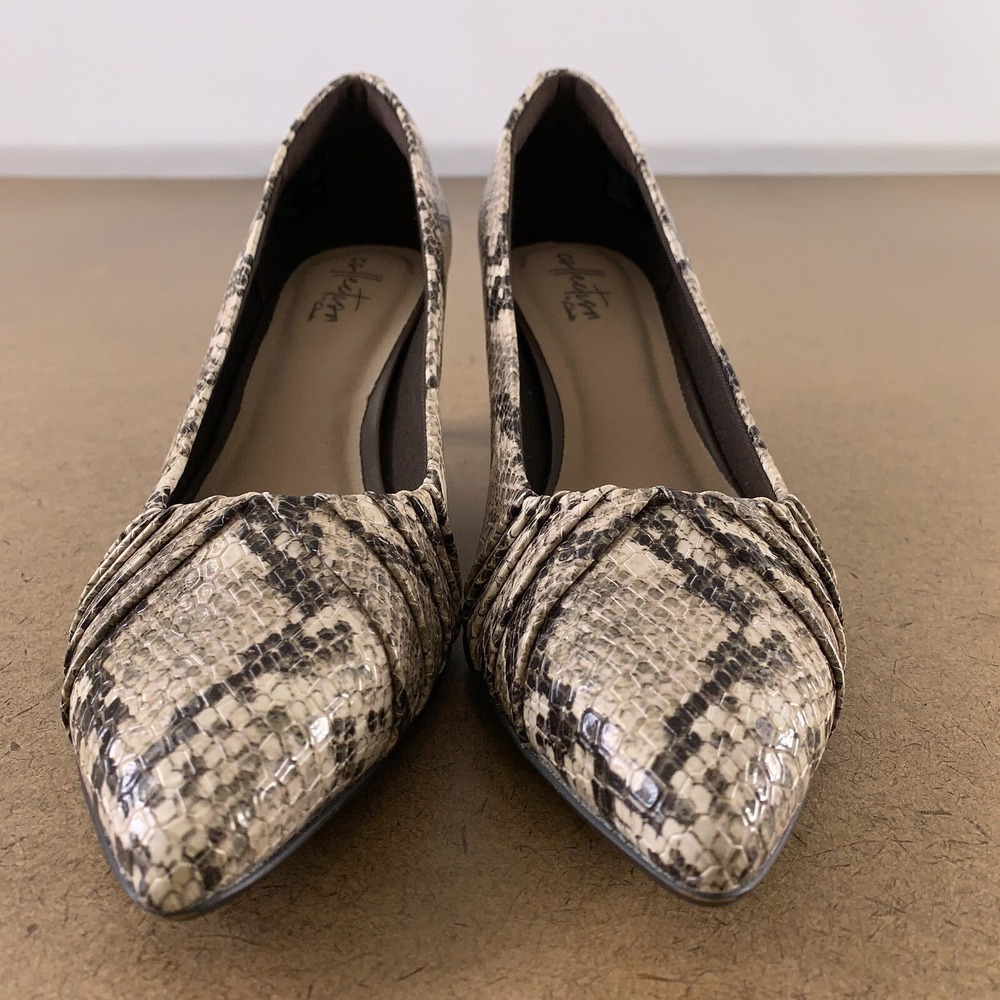 Clarks Women's Shoe Size 7.5M Taupe Snake Synthetic Linvale Crown Pumps New